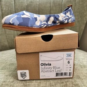 Toms Blue and White Camouflage Flats